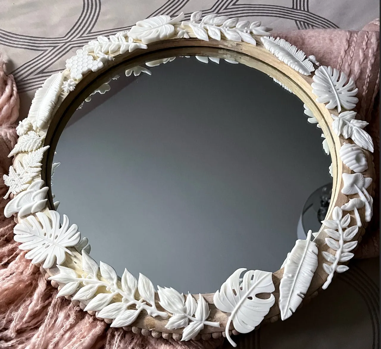 Alumilite White Amazing Casting Resin Kit - Perfect for Intricate Details, 16oz