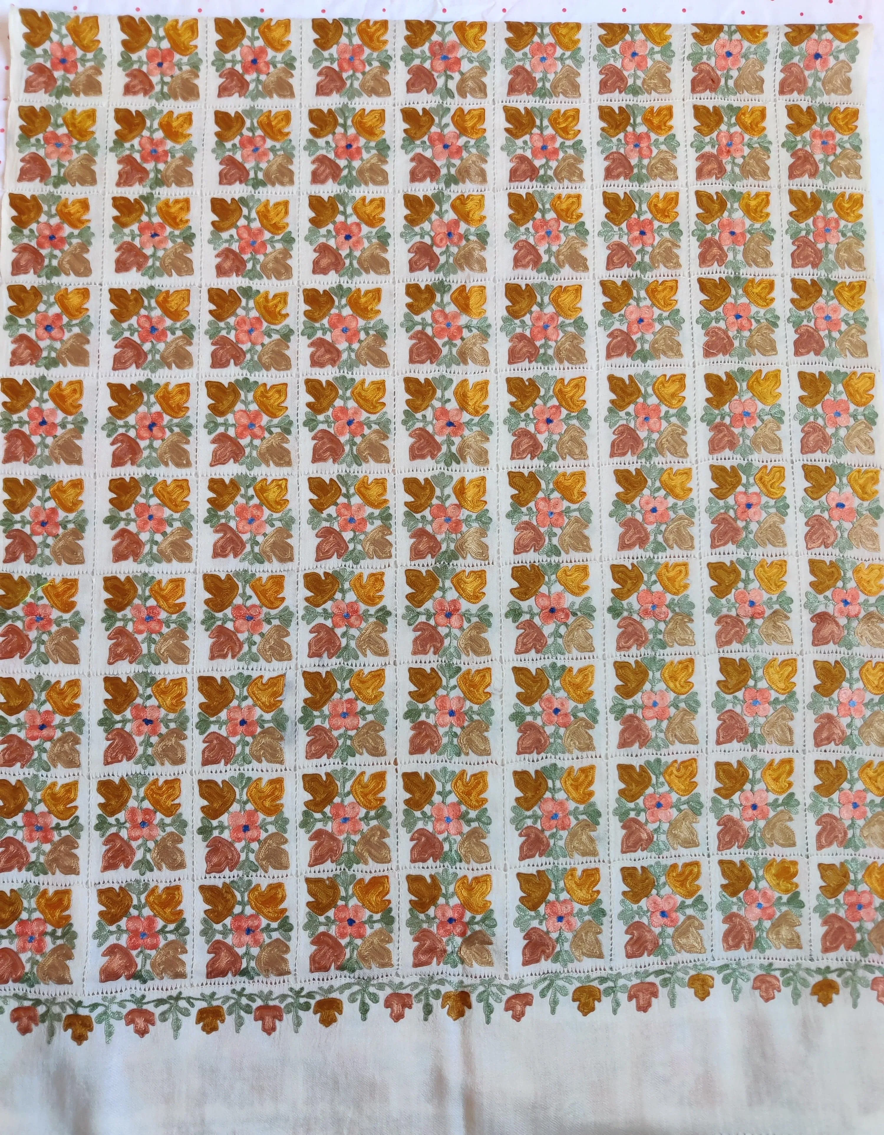 Chic Aari Cutwork Floral-Embroidered White Merino Wool Scarf