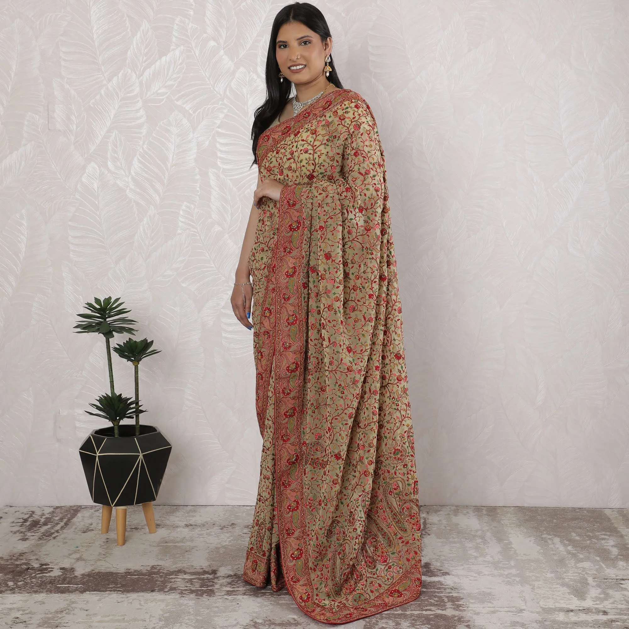 Elegant Georgette Saree with Kashmiri Embroidery in Beige and Red - 5.5 Mtrs, 110 cm-D19535