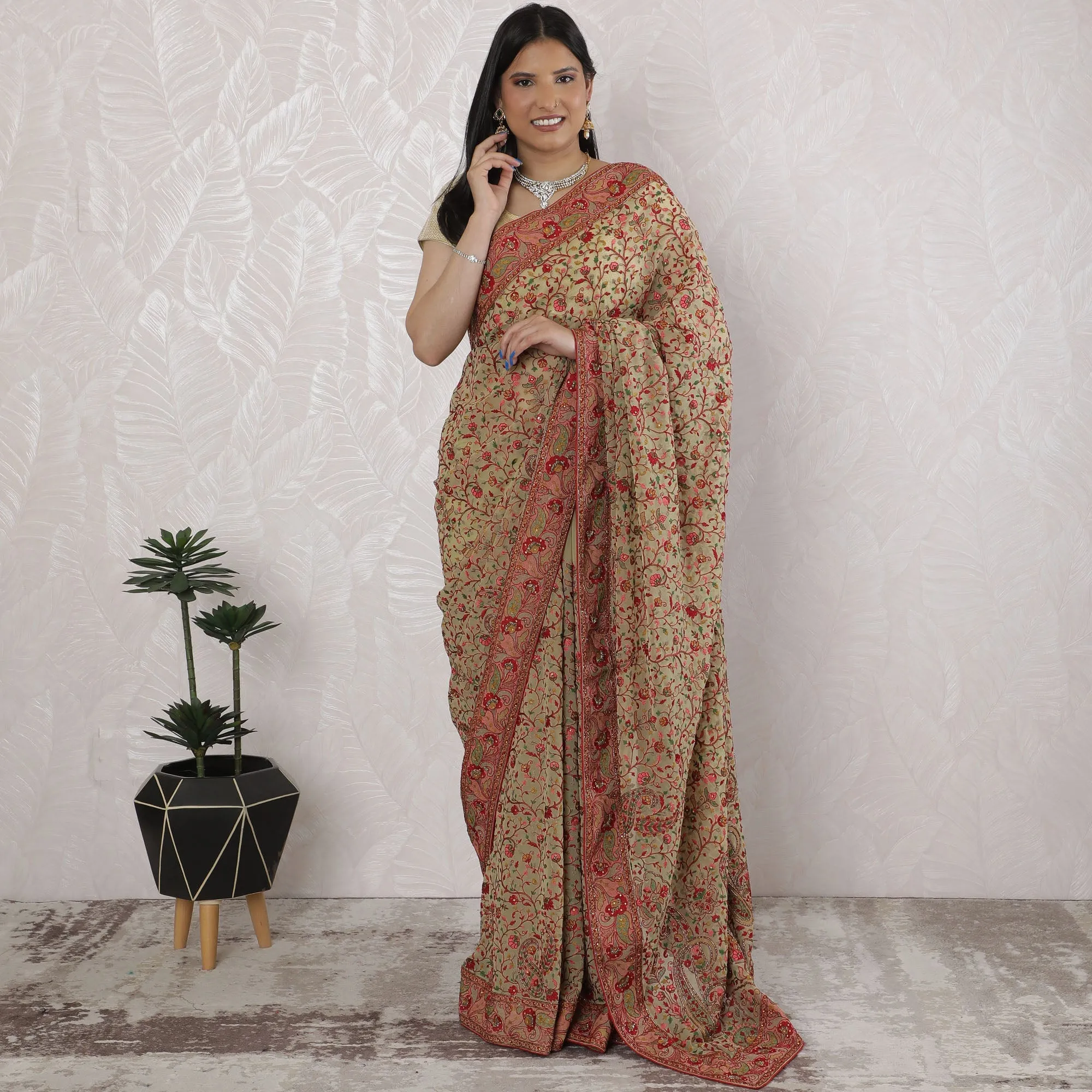 Elegant Georgette Saree with Kashmiri Embroidery in Beige and Red - 5.5 Mtrs, 110 cm-D19535