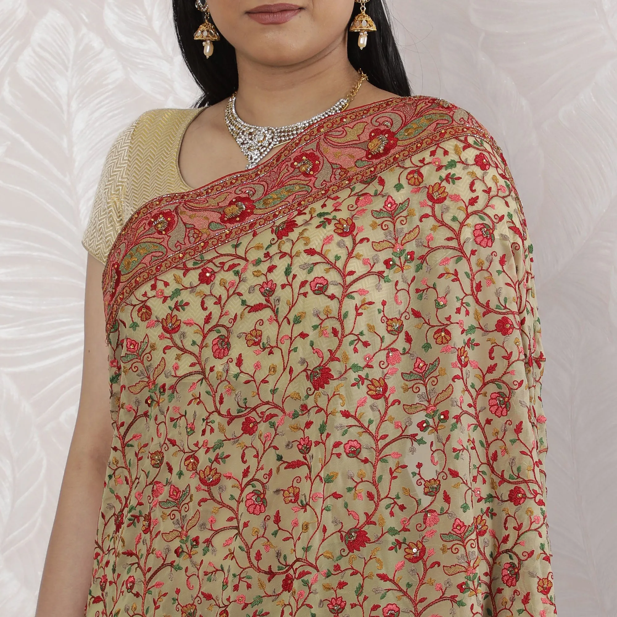 Elegant Georgette Saree with Kashmiri Embroidery in Beige and Red - 5.5 Mtrs, 110 cm-D19535