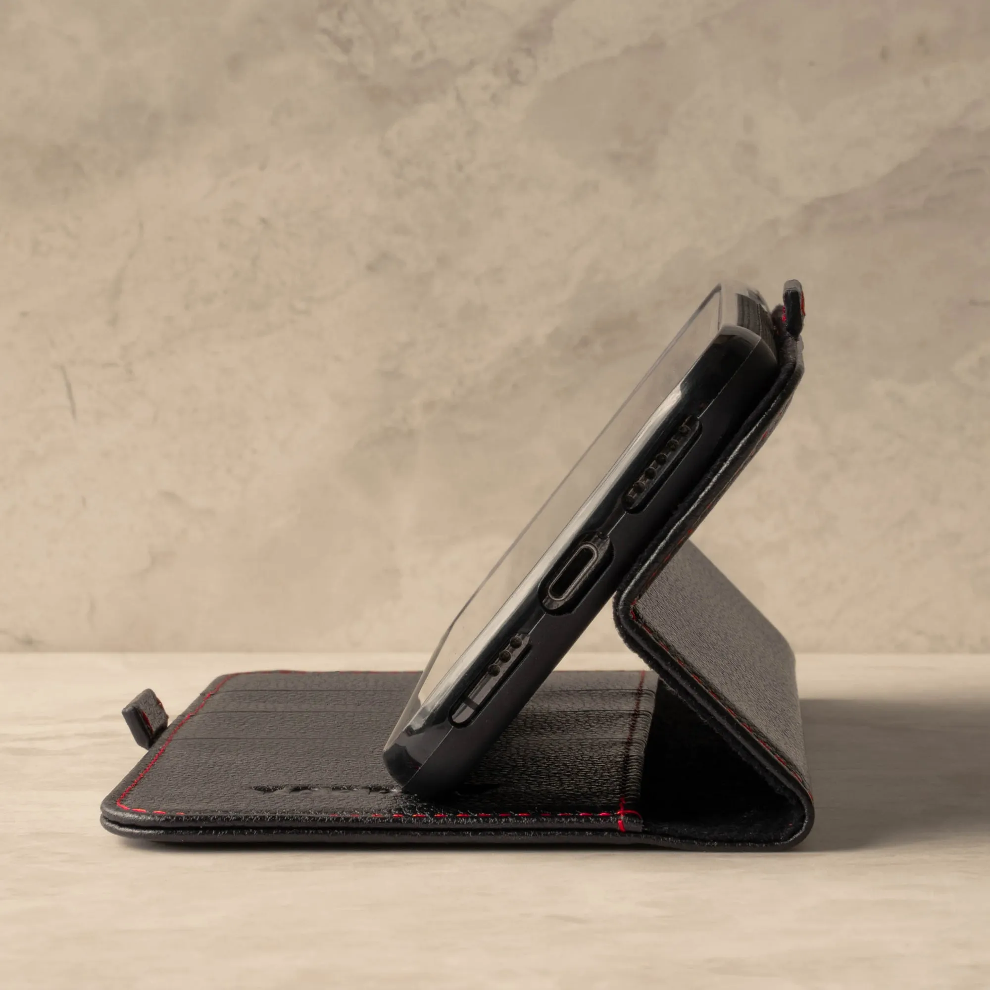 iPhone X / iPhone XS Leather Case (with Stand function)