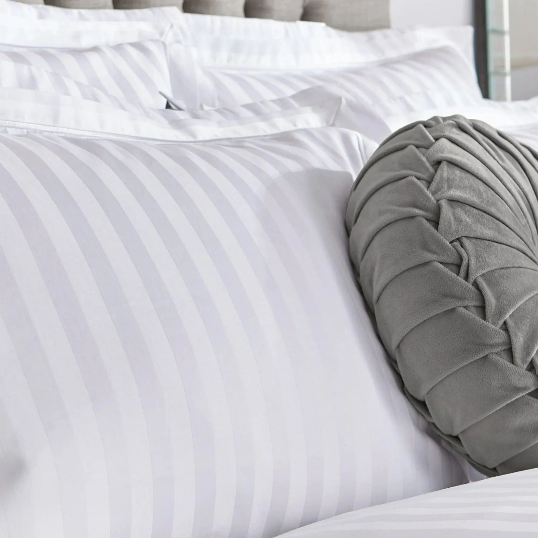 Laura Ashley White Shalford Duvet Cover And Pillowcase Set