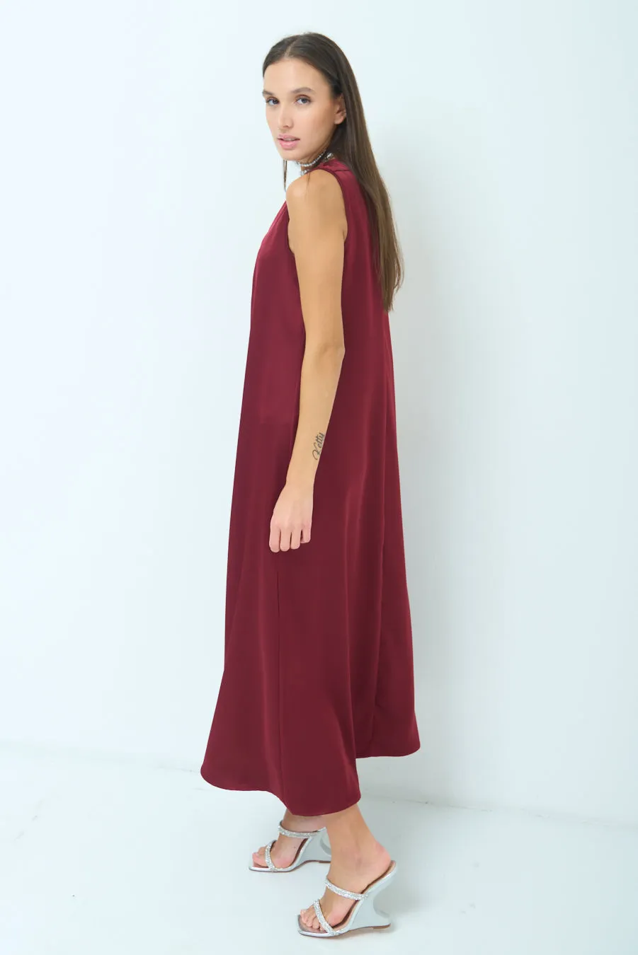 Satin sleeveless V-neck midi dress wholesale