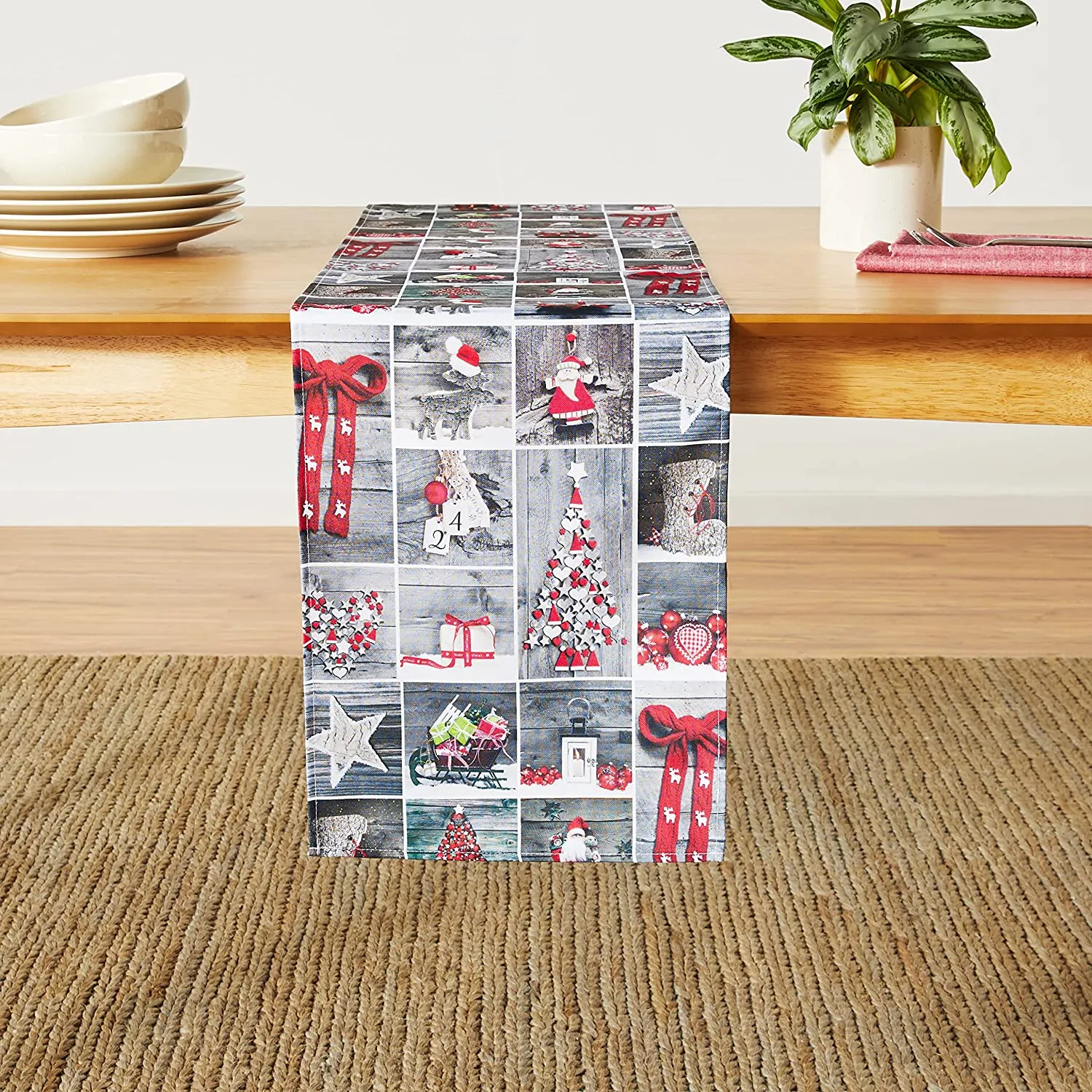 Seasonal Christmas Splendours Pattern Decorative Table Runner