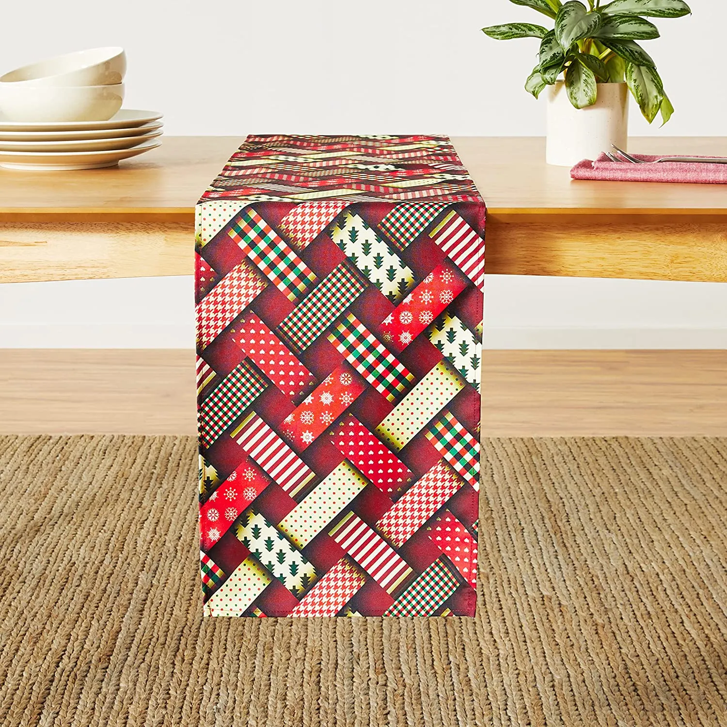 Seasonal Christmas Splendours Pattern Decorative Table Runner