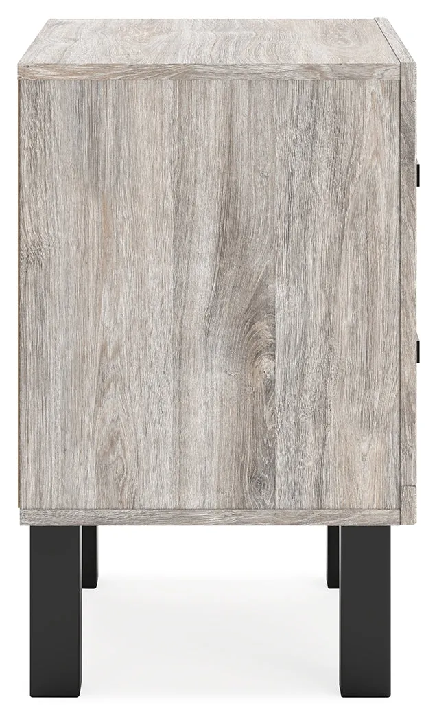 Vessalli King Panel Bed with Mirrored Dresser and 2 Nightstands in Gray