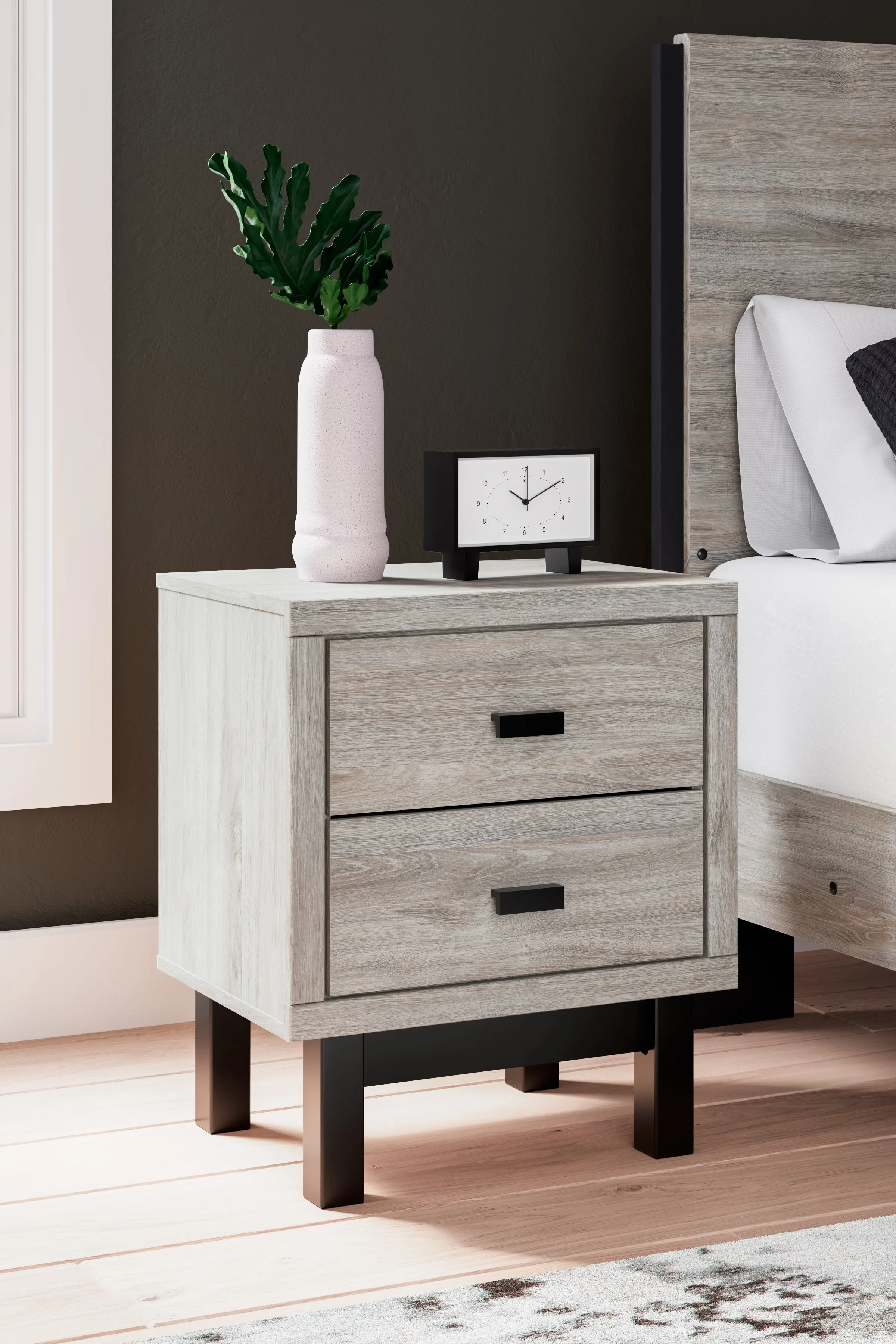Vessalli King Panel Bed with Mirrored Dresser and 2 Nightstands in Gray